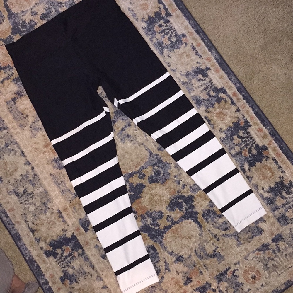 Striped workout leggings